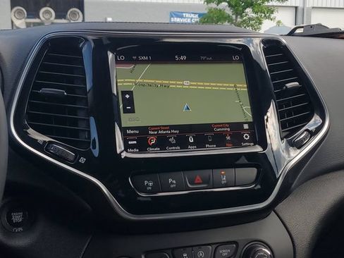 Certified 2022 Jeep Cherokee Limited w/ Elite Package AWD/4WD image 28