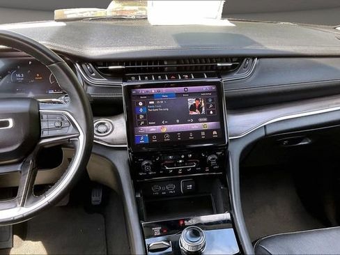 Used 2022 Jeep Grand Cherokee L Limited w/ Luxury Tech Group II AWD/4WD image 6