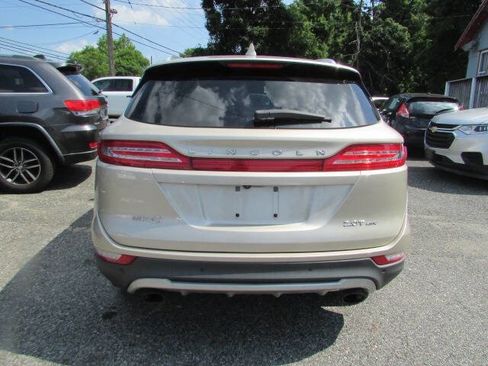 Used 2017 Lincoln MKC Select w/ Lincoln MKC Climate Package AWD/4WD image 4