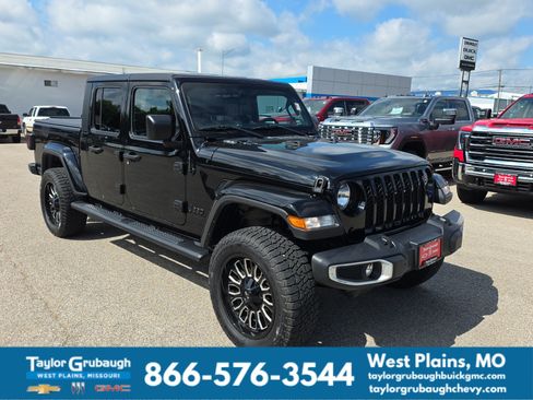 Used 2023 Jeep Gladiator Sport AWD/4WD image 2