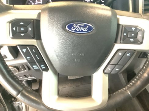 Used 2022 Ford F250 Lariat w/ Black Appearance Package AWD/4WD image 14