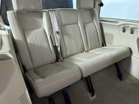 Used 2011 Ford Expedition XLT w/ 202A Rapid Spec Order Code RWD image 13