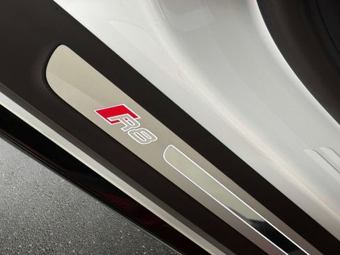 Used 2023 Audi R8 V10 performance RWD image 24