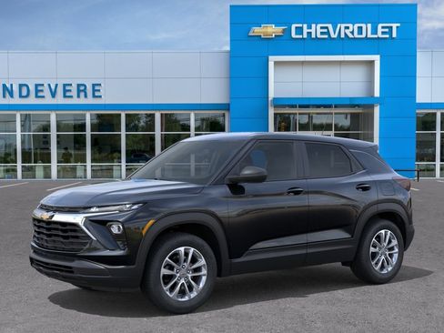New 2026 Chevrolet TrailBlazer LS w/ LS Convenience Package AWD/4WD image 2