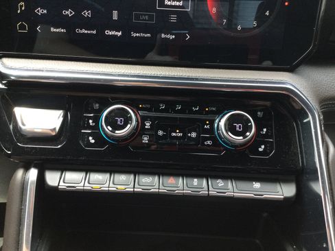 Used 2024 GMC Sierra 1500 Denali w/ Technology Package AWD/4WD image 19