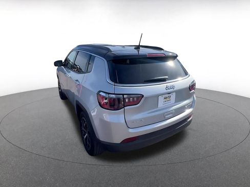 Used 2025 Jeep Compass Limited image 11