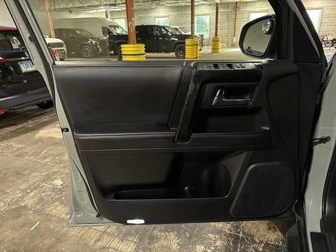 Used 2023 Toyota 4Runner TRD Off-Road Premium w/ Moonroof Package AWD/4WD image 29