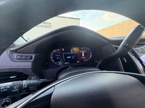 Used 2017 Cadillac Escalade Luxury image 15