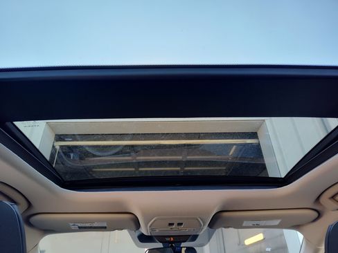 New 2026 Nissan Kicks SR w/ SR Premium Package FWD image 12