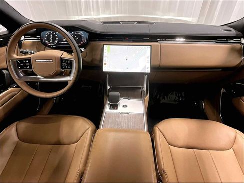 Used 2025 Land Rover Range Rover SE AWD/4WD image 16
