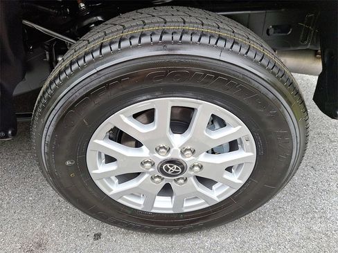 New 2025 Toyota Tacoma SR5 image 18