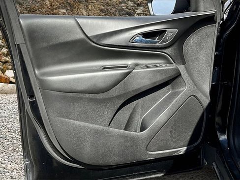 Used 2021 Chevrolet Equinox LT image 17