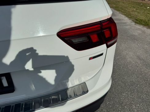 Used 2019 Volkswagen Tiguan SEL Premium image 10