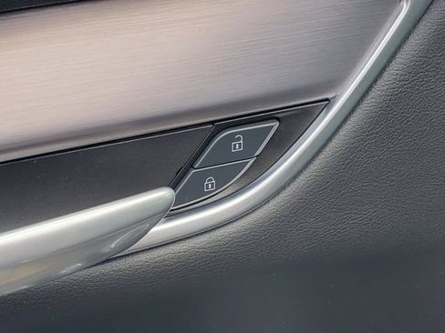 Used 2024 Cadillac XT5 Luxury AWD/4WD image 11