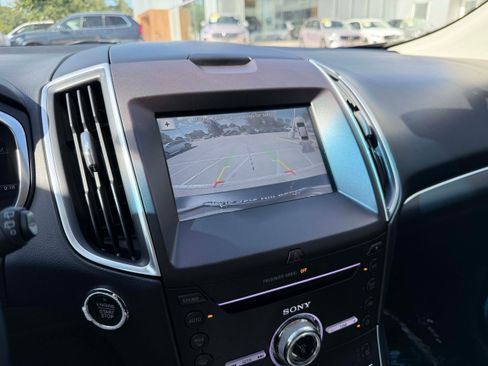 Used 2017 Ford Edge Titanium w/ Technology Package FWD image 21