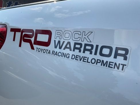 Used 2010 Toyota Tundra 4x4 Double Cab image 11