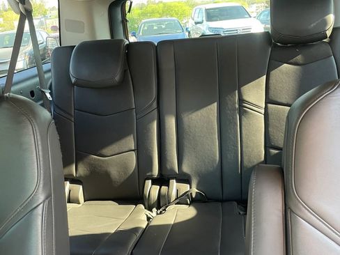 Used 2018 Cadillac Escalade ESV Premium Luxury AWD/4WD image 28