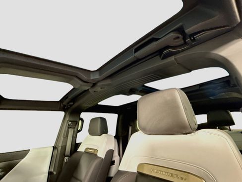 Used 2024 GMC Hummer EV 2X w/ LPO, Illumination Package AWD/4WD image 24