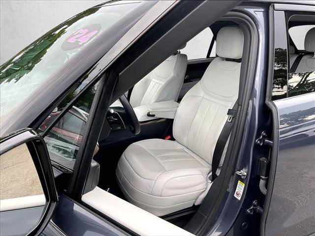 Used 2024 Land Rover Range Rover Sport SE AWD/4WD image 27