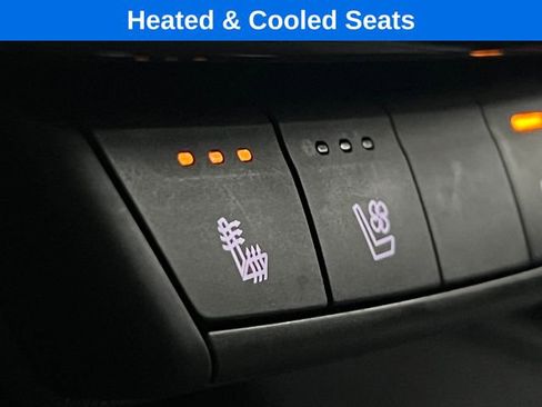 Used 2024 Cadillac XT4 Sport image 3