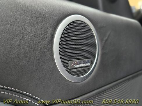 Used 2017 Land Rover Discovery First Edition image 16