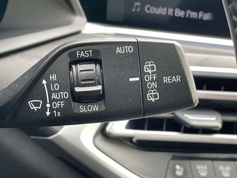 Used 2021 BMW X7 M50i w/ Executive Package image 28