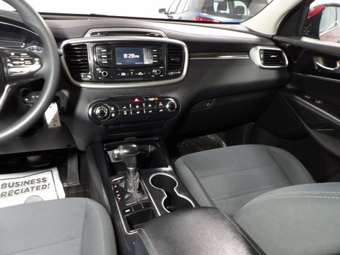 Used 2017 Kia Sorento FWD image 13