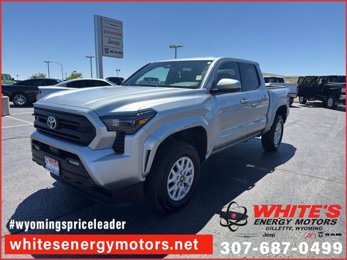 Used 2025 Toyota Tacoma SR5 AWD/4WD image 1