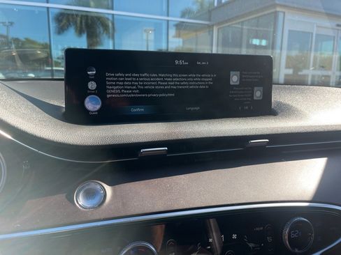 Used 2022 Genesis GV70 2.5T w/ Advanced Package image 5