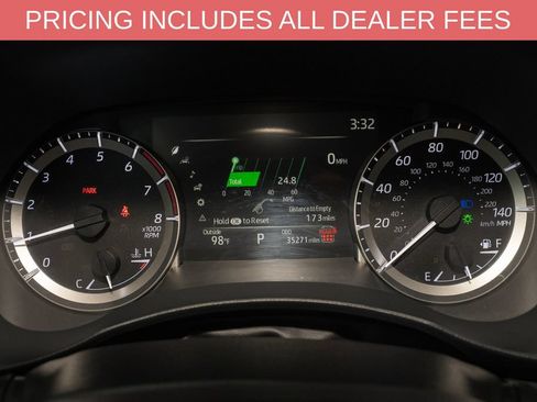 Used 2025 Toyota Highlander LE FWD image 18