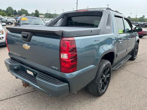 Used 2010 Chevrolet Avalanche LS w/ Interior Plus Package AWD/4WD image 5