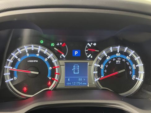 Used 2015 Toyota 4Runner Limited AWD/4WD image 15