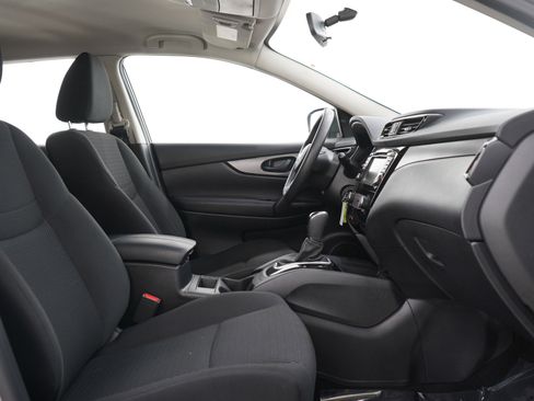 Used 2019 Nissan Rogue Sport S image 11