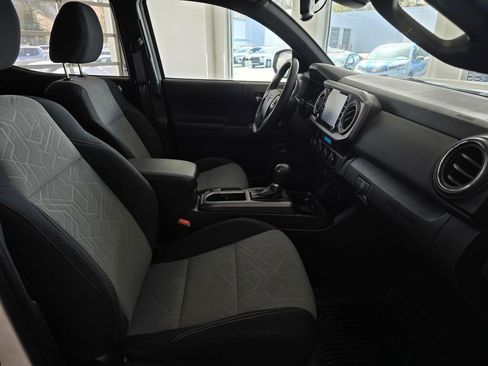 Used 2023 Toyota Tacoma TRD Off-Road image 43