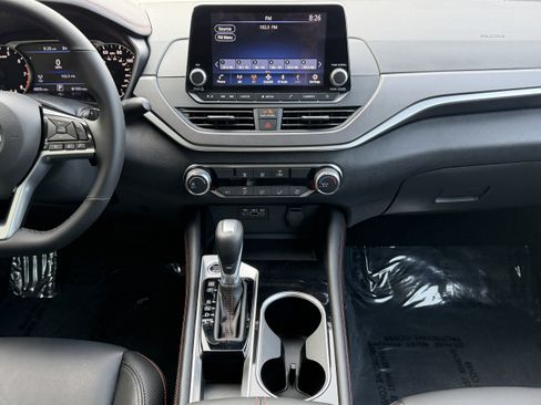 Used 2025 Nissan Altima 2.5 SR FWD image 20