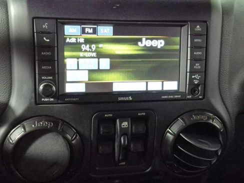 Used 2017 Jeep Wrangler Unlimited Sahara AWD/4WD image 20