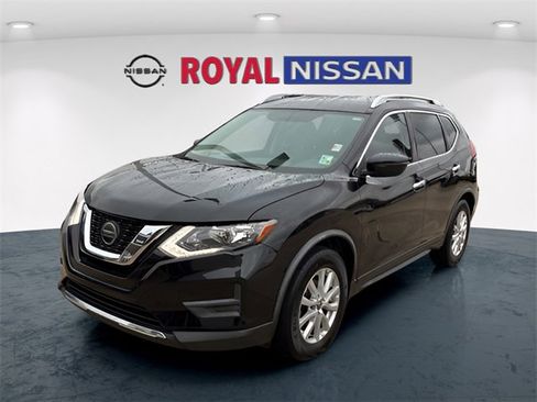 Used 2018 Nissan Rogue SV image 3