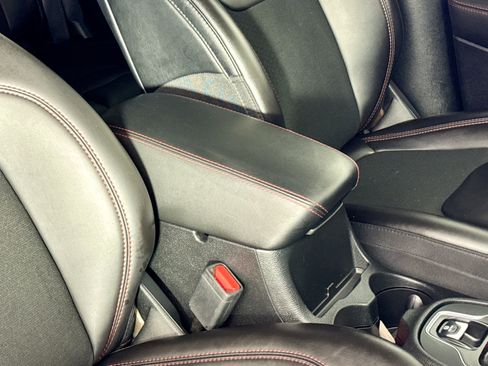 Used 2022 Jeep Cherokee Trailhawk image 32