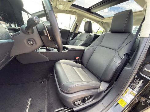 Used 2025 Lexus ES 350 w/ Premium Package FWD image 11