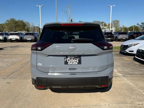 New 2026 Nissan Rogue SV image 4