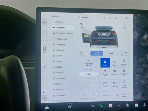 Used 2022 Tesla Model X image 23