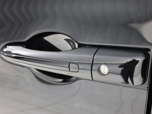 Used 2024 Chrysler Pacifica Touring-L image 20