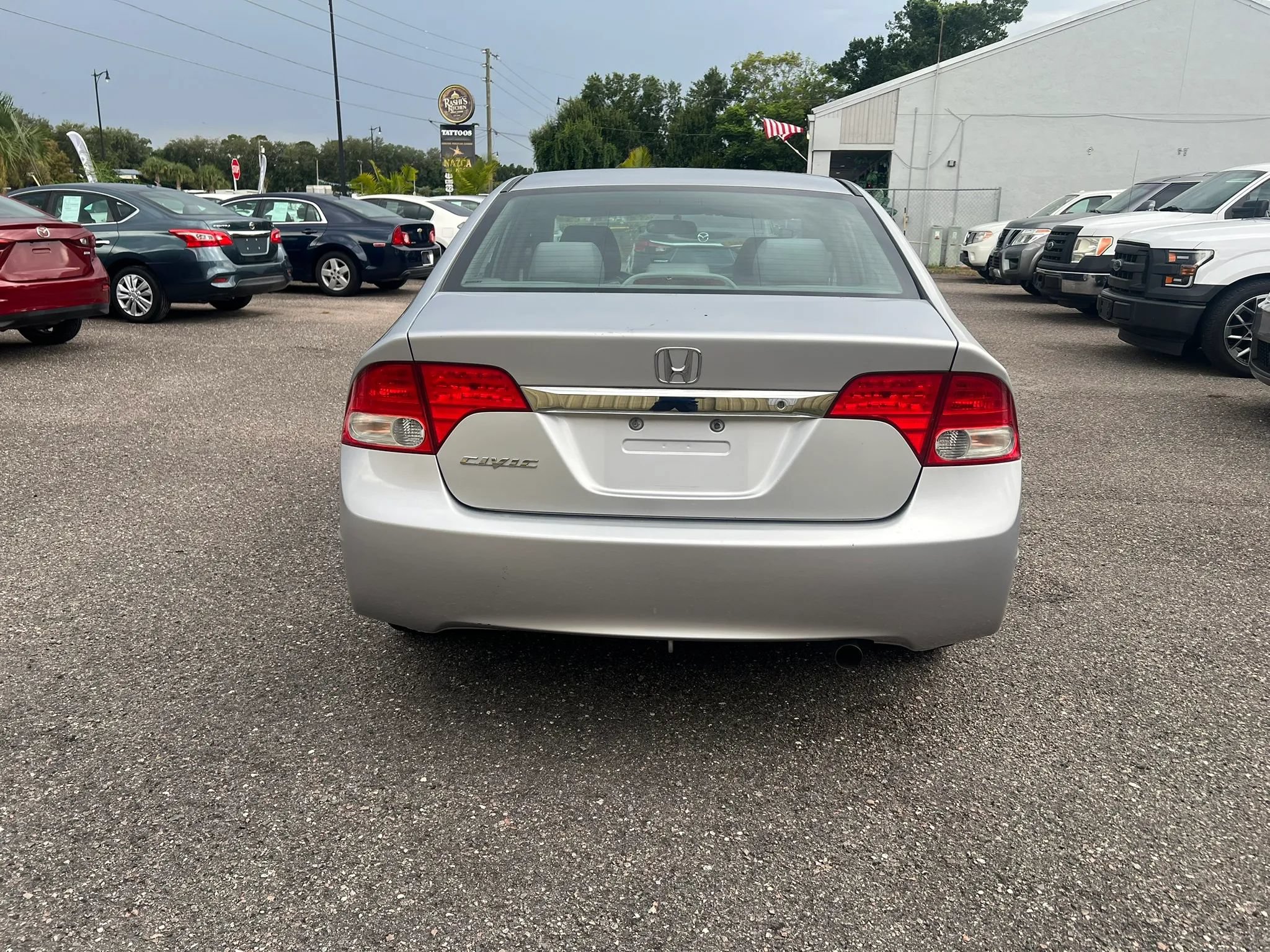 Used 2010 Honda Civic DX-VP image 4