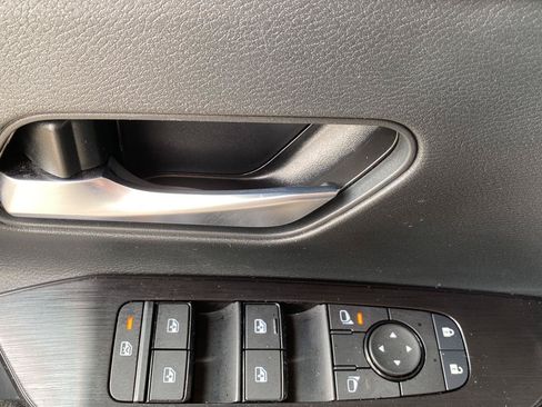 Certified 2025 Nissan Kicks SV AWD/4WD image 23