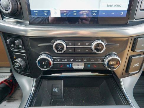 Used 2021 Ford F150 Lariat AWD/4WD image 34
