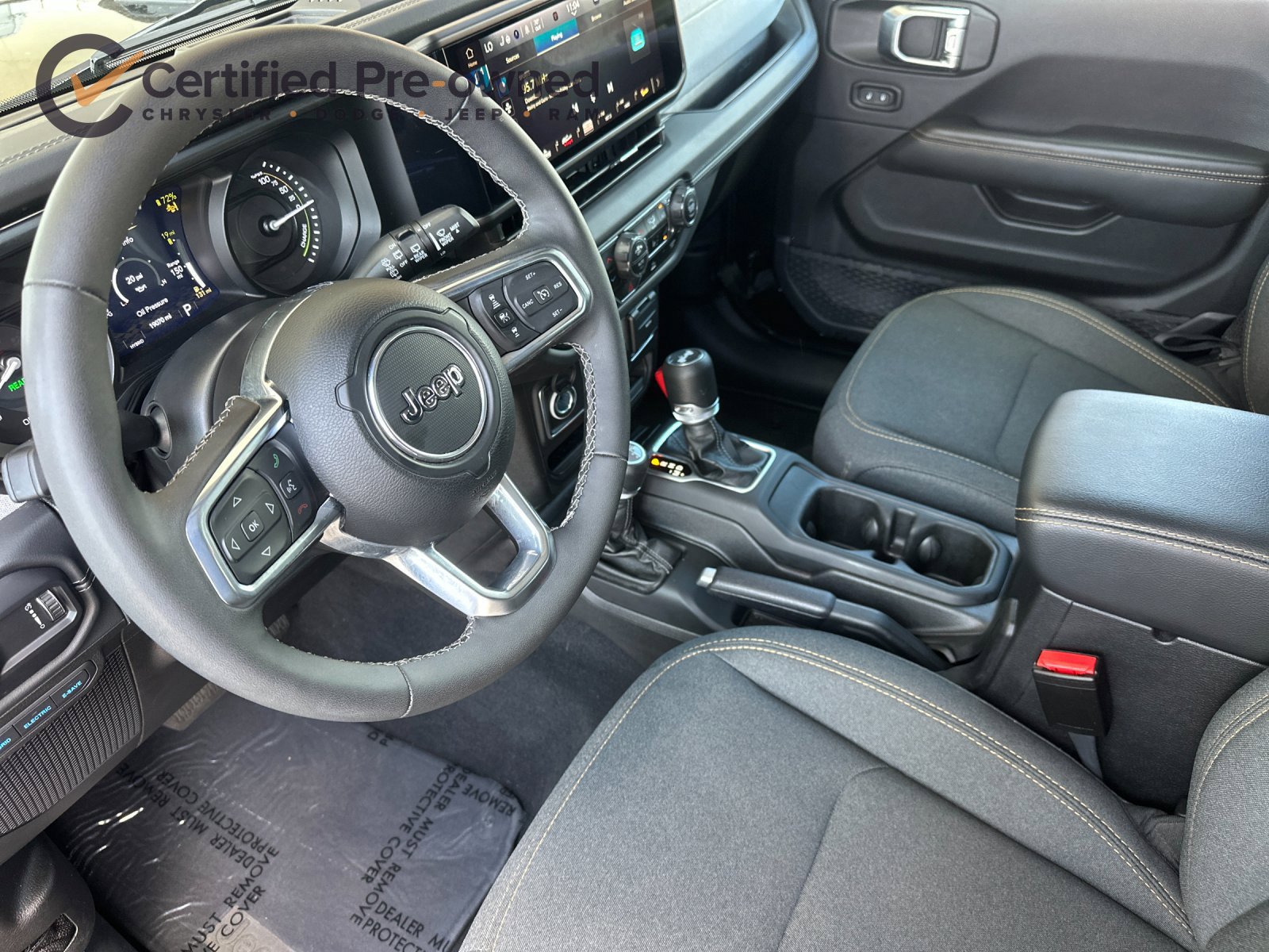 Used 2025 Jeep Wrangler Unlimited Sahara AWD/4WD image 11