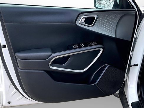 Used 2024 Kia Soul LX w/ Option Group 015 image 24