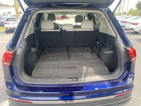Used 2023 Volkswagen Tiguan SE FWD image 12