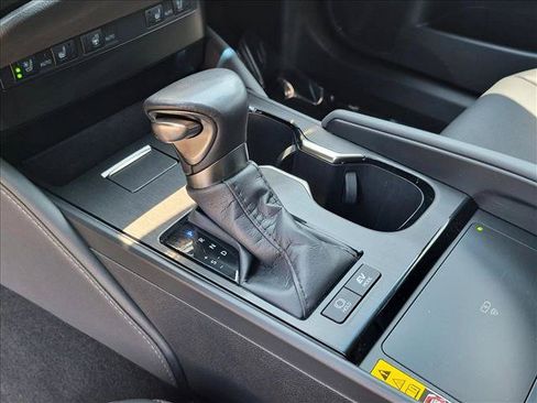 Used 2025 Lexus ES 300h w/ Premium Package FWD image 12