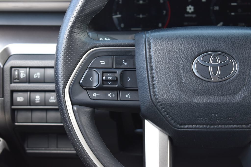 Used 2025 Toyota 4Runner TRD Off-Road AWD/4WD image 15